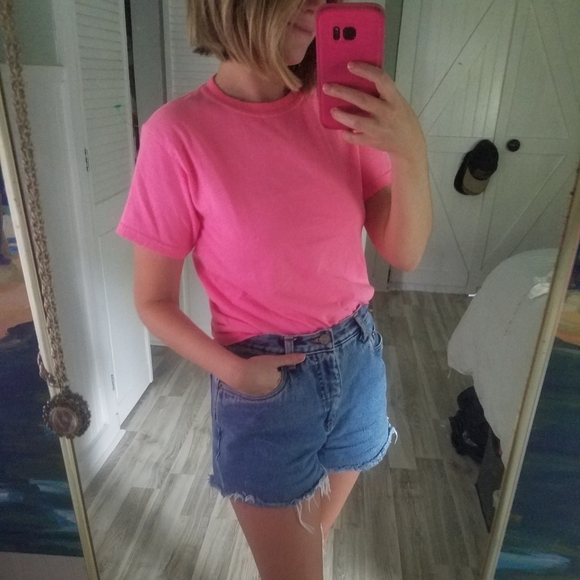 Hot pink tshirt - Picture 3 of 3